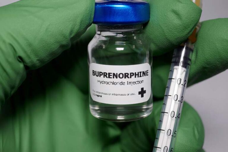 درمان سریع و کنترل‌شده اعتیاد با متادون و بوپرنورفین طبق پروتکل‌های علمی | مرکز درمان سوء مصرف مواد مطهر