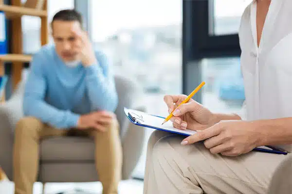 انتخاب بهترین مرکز درمان اعتیاد برای ترک سریع، ایمن و ماندگار در مرکز درمان سوءمصرف مواد مطهر